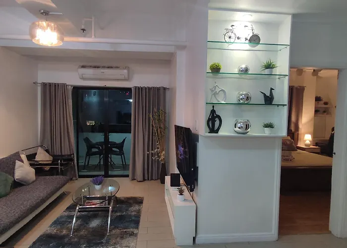 Luxury Spacious 2Br In Salcedo Village