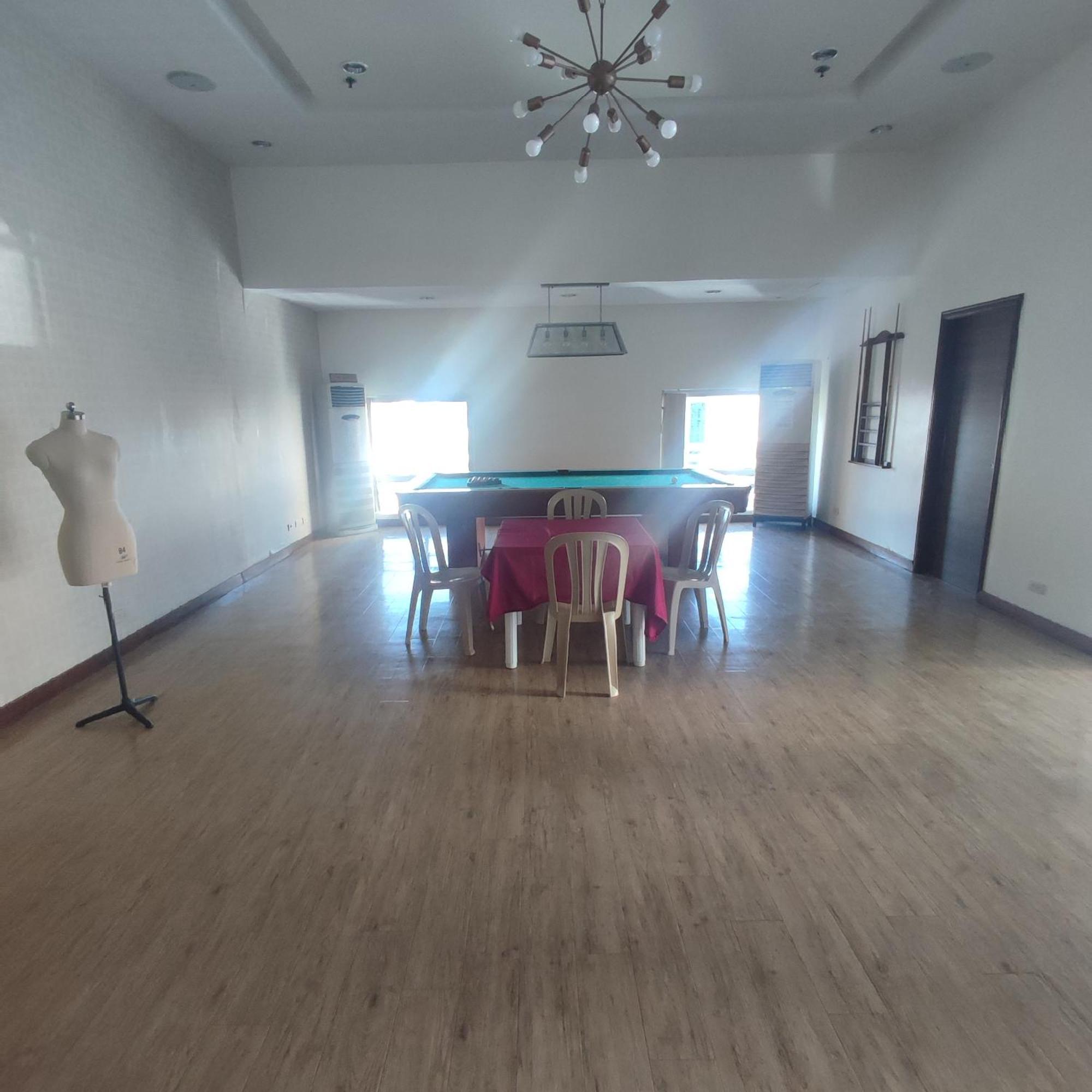 Luxury Spacious 2br In Salcedo Village *